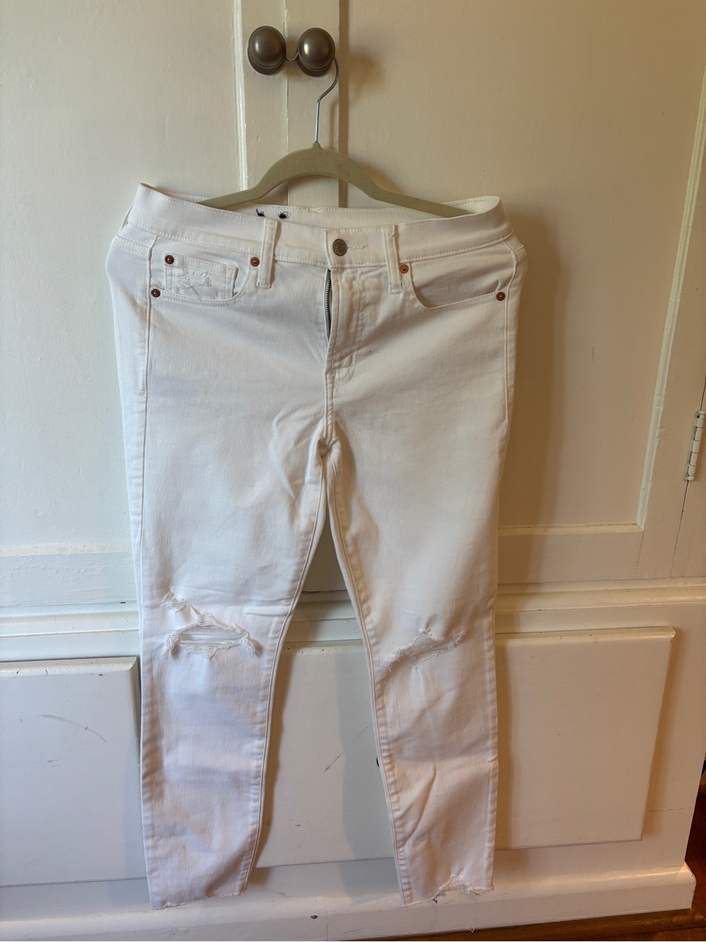 GAP White True Skinny Mid Rise Distressed Women’s Jeans